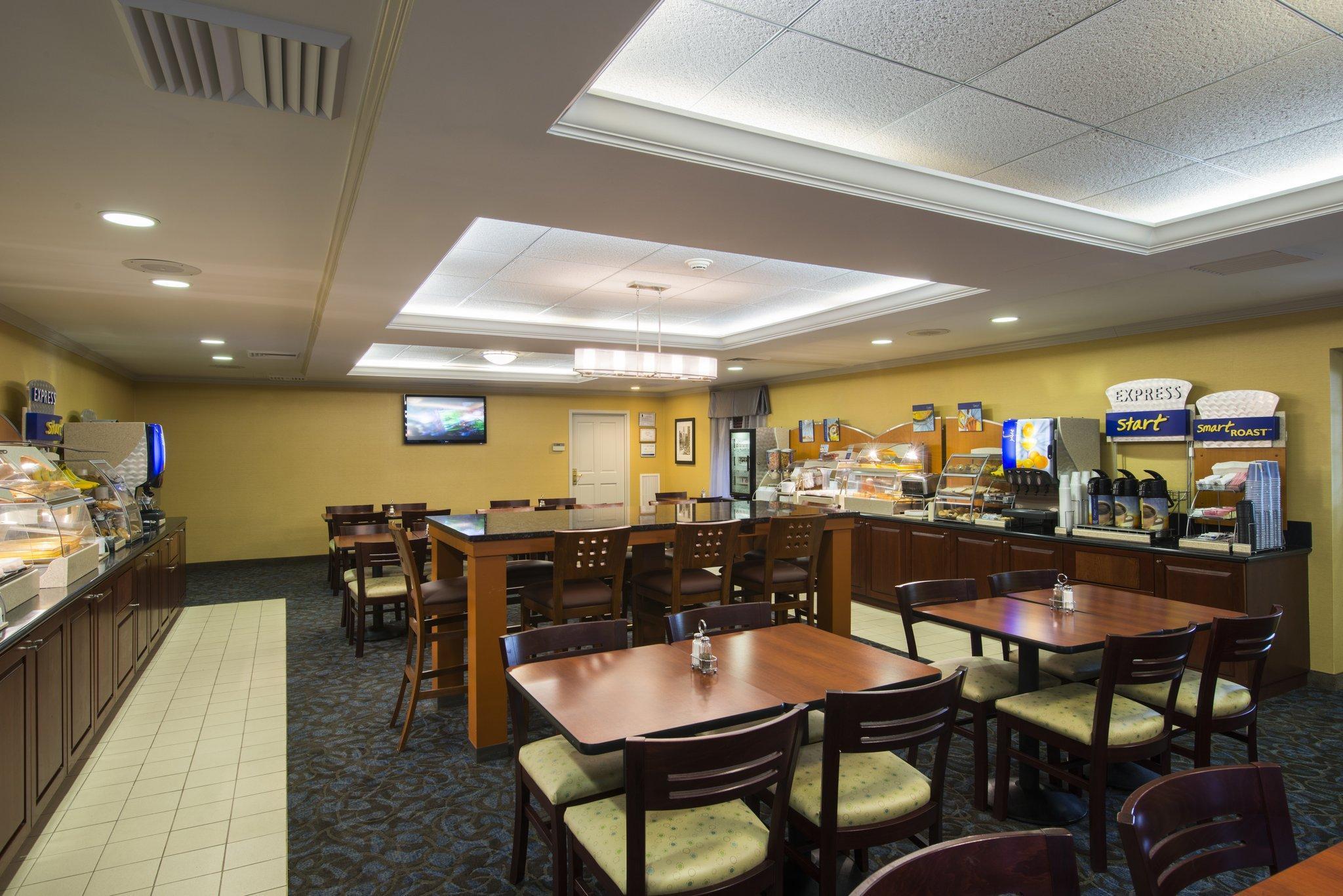 Holiday Inn Express Hotel & Suites Philadelphia - King Of Prussia By Ihg Exterior foto